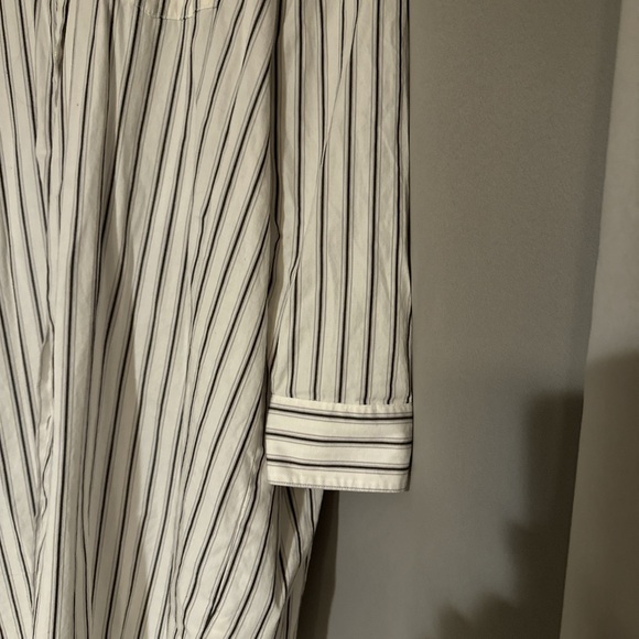 White and navy striped linen shirt dress with a relaxed fit - Picture 3 of 5